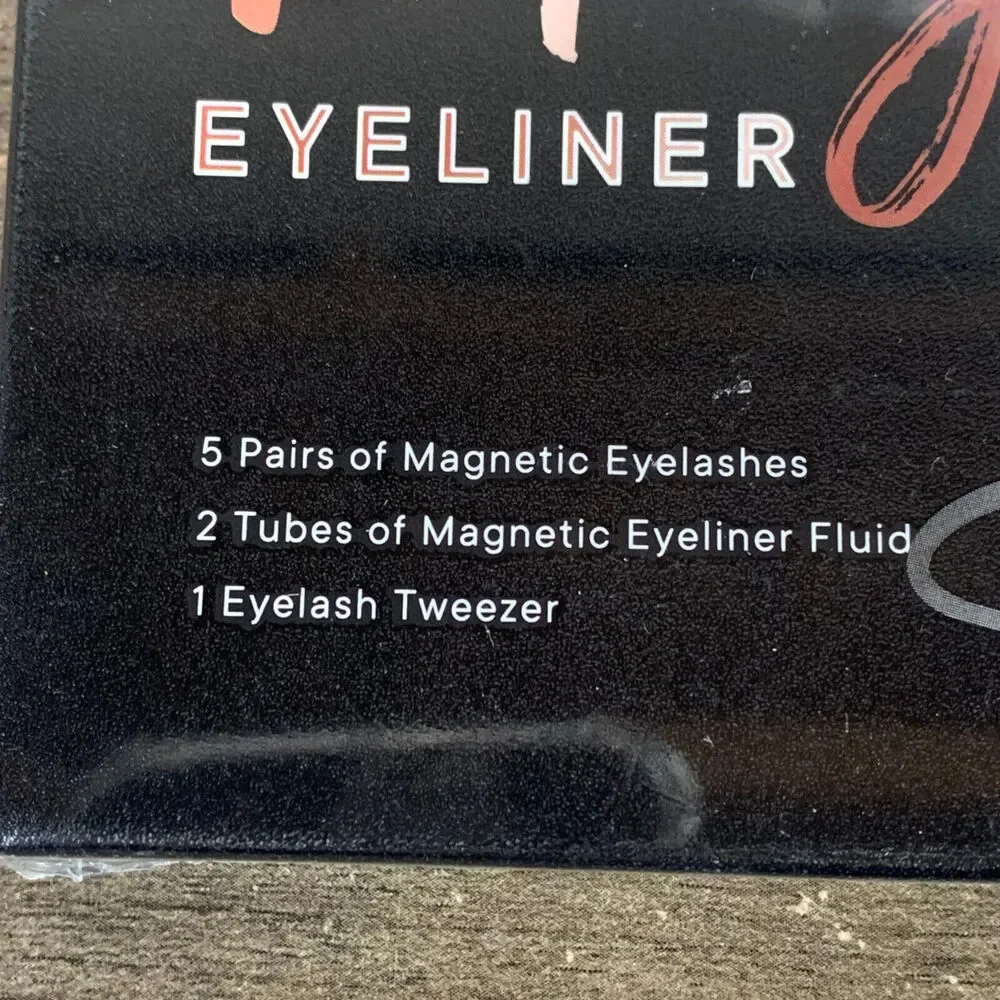 [5 Pairs] Magnetic 5 D Eyelashes and Eyeliner Kit, Reusable